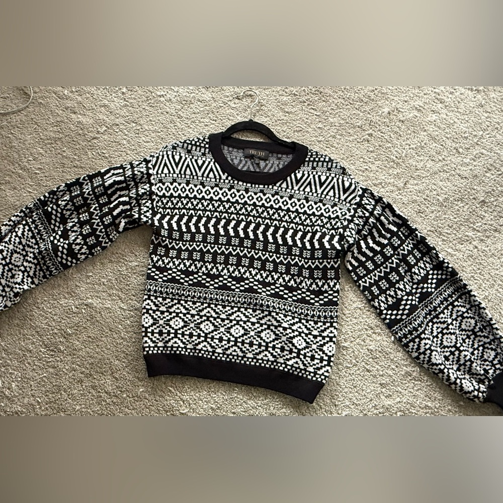 Black and White Patterned Women’s Sweater - Excellent Condition!